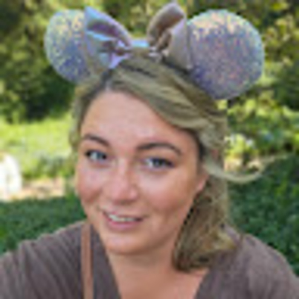Meet your Posher, Holly